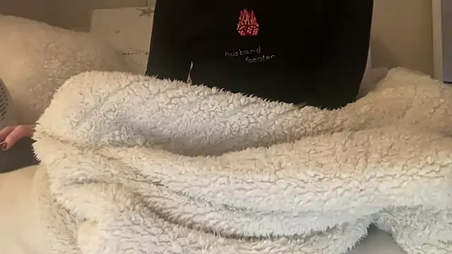 ijustturned18today online show from February 4, 7:47 am