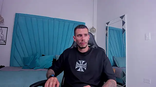 J king   online show from March 24, 1:32 am