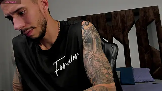 J king   online show from April 17, 8:12 pm