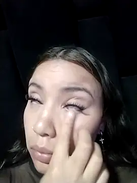 liliymike19 online show from February 7, 3:54 am