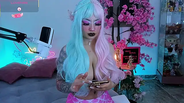 Hayami Lee online show from March 28, 1:05 am