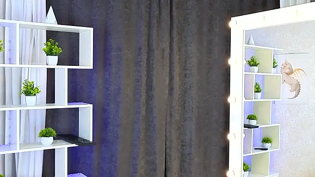 ViollaBloom online show from March 4, 3:56 am