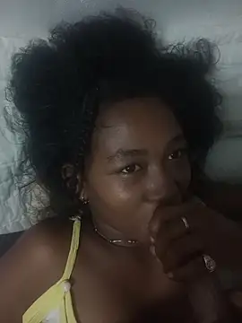 Snapshot of SkinnyAndBrunette chatting on December 21, 9:22 pm SkinnyAndBrunette online show from December 21, 9:22 pm