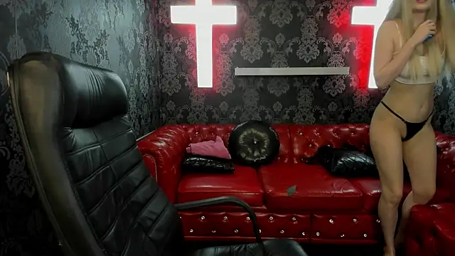 LisaBevy online show from February 18, 9:11 pm