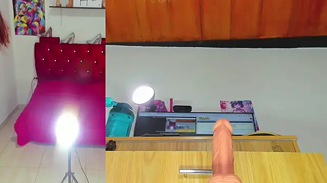 aisha funny online show from April 11, 3:11 am