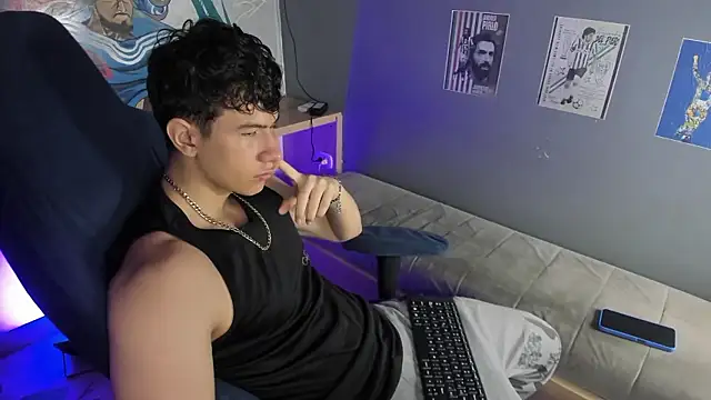 Criss Adams online show from January 10, 2:13 am