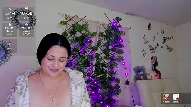 Juli castillo1 online show from May 25, 2:23 pm