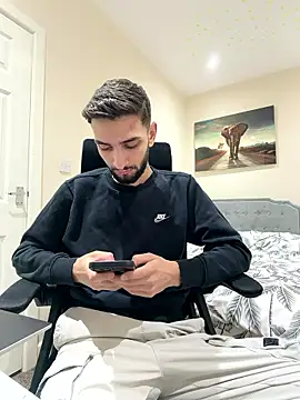 Juliann69Ramiro online show from January 5, 7:39 pm