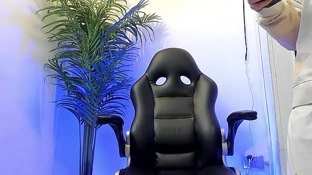 sebastamayo  online show from January 8, 9:39 pm