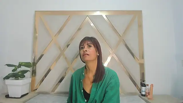 Selenaasm online show from February 16, 9:00 pm