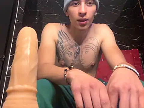 Snapshot of smith__grey chatting on December 17, 5:02 am smith grey online show from December 17, 5:02 am