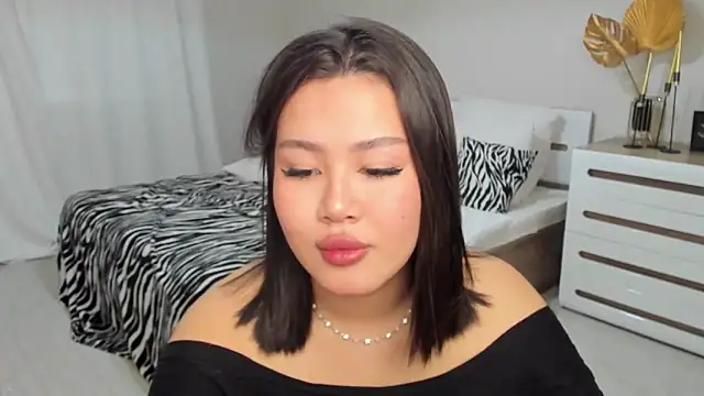 Brunette Charm online show from April 10, 11:15 am