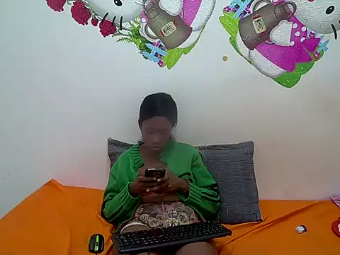 Snapshot of MissSexyVibe32 chatting on December 14, 4:23 pm MissSexyVibe32 online show from December 14, 4:23 pm