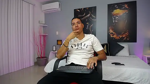 Perseuz369 online show from March 3, 1:39 pm