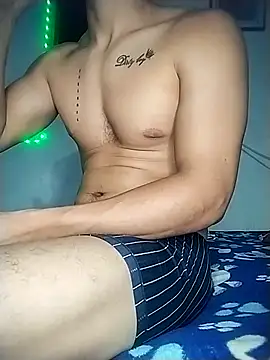 Snapshot of babybabyhott chatting on December 19, 11:34 pm babybabyhott online show from December 19, 11:34 pm