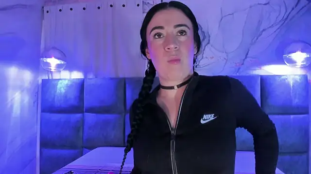 Victoria01  online show from February 6, 3:11 am