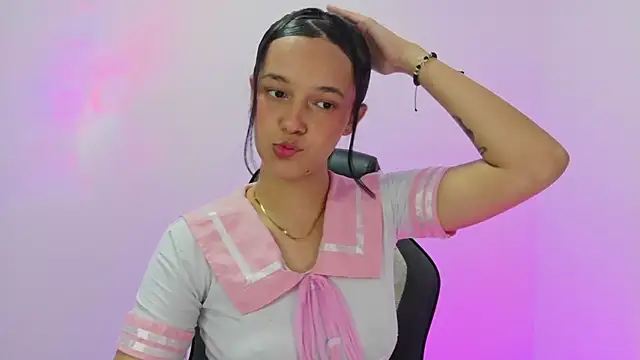 Snapshot of esme_ chatting on December 17, 11:33 pm esme online show from December 17, 11:33 pm