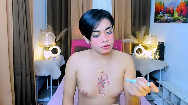 Snapshot of demsayhollywood555 chatting on December 16, 5:56 am demsayhollywood555 online show from December 16, 5:56 am