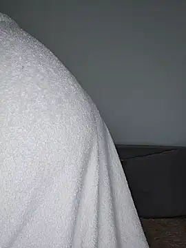 Lovebackground online show from February 8, 11:22 am