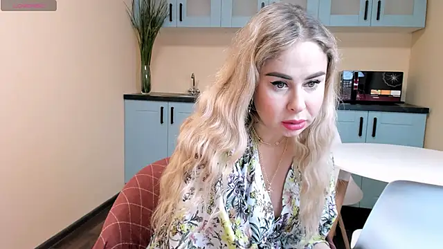 TiffanyThoughts online show from February 5, 8:08 am