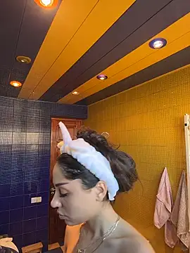 SilkyMira online show from February 25, 1:43 pm