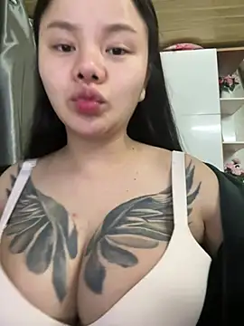 leo-kitty online show from February 9, 2:10 pm