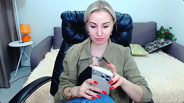 Hanna--Sweet online show from February 8, 10:29 am