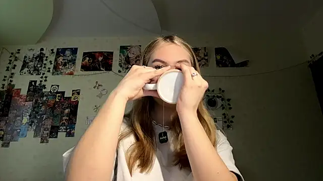 JanelBray online show from December 18, 11:05 am