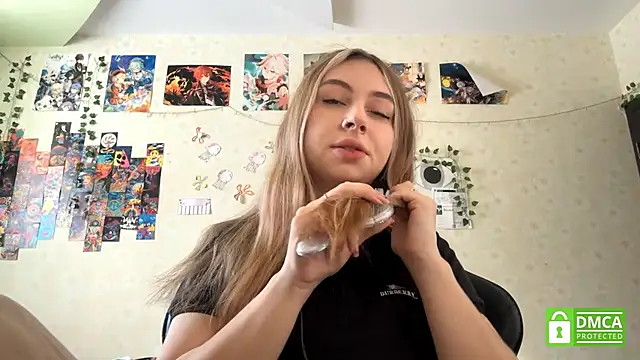 JanelBray online show from February 9, 9:13 am