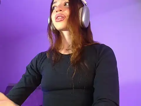 alina lee online show from January 17, 2:49 am