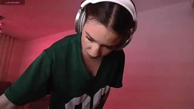 alina lee online show from April 13, 1:55 am