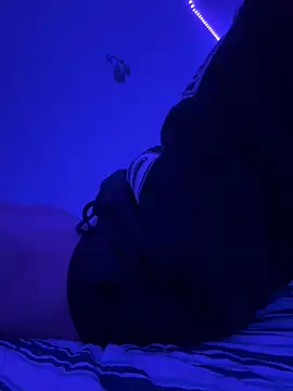 faces818 online show from April 14, 2:28 am