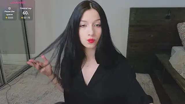 AlicePowells online show from April 14, 11:27 am