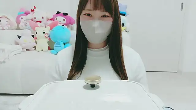 yuyuchan   online show from March 7, 10:23 am