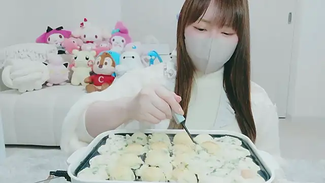 yuyuchan   online show from March 29, 8:36 am