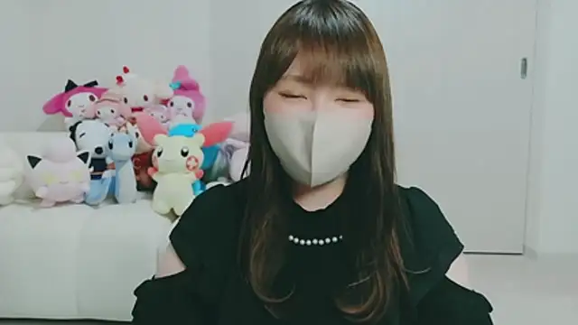 yuyuchan   online show from April 15, 10:44 am