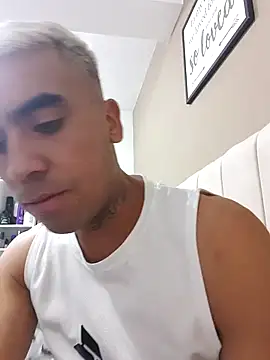 Arnoldmangus online show from December 14, 1:11 am