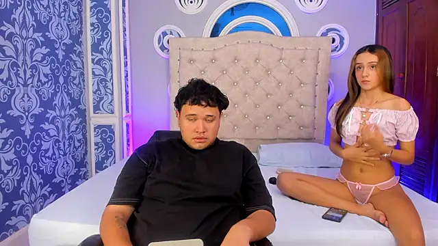 Beele and Evie online show from February 18, 7:43 pm