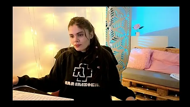 vickvalencia2 online show from January 9, 6:16 am