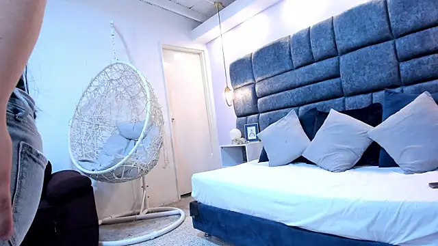 cherrymendy online show from December 22, 12:35 pm