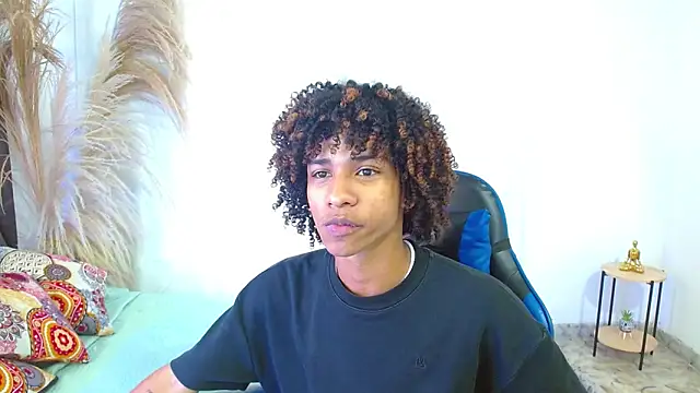 Snapshot of angelll18_ chatting on May 9, 8:58 pm angelll18 online show from May 9, 8:58 pm