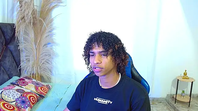 Snapshot of angelll18_ chatting on May 22, 8:58 pm angelll18 online show from May 22, 8:58 pm