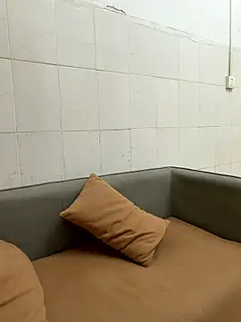 ella-ys online show from January 6, 4:16 am