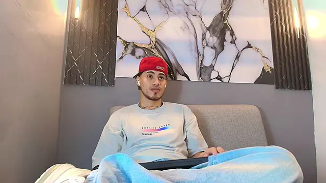 Snapshot of DAVIN_01 chatting on December 15, 12:09 pm DAVIN 01 online show from December 15, 12:09 pm