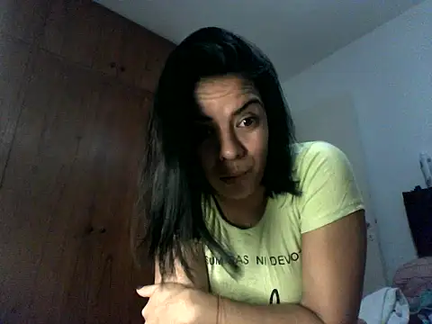 luluclark69 online show from April 7, 12:11 am