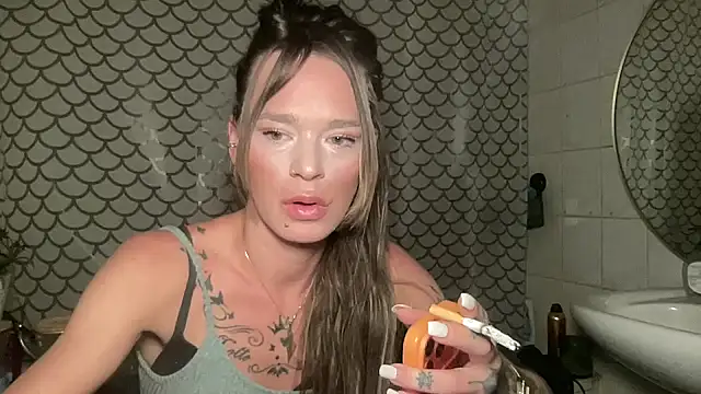 vinique99 online show from April 21, 2:12 pm