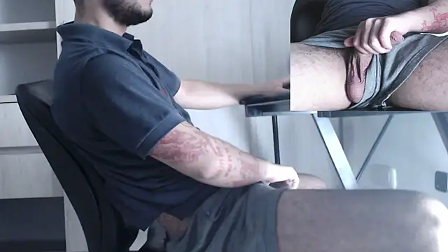 mateoconde00 online show from January 17, 1:32 am