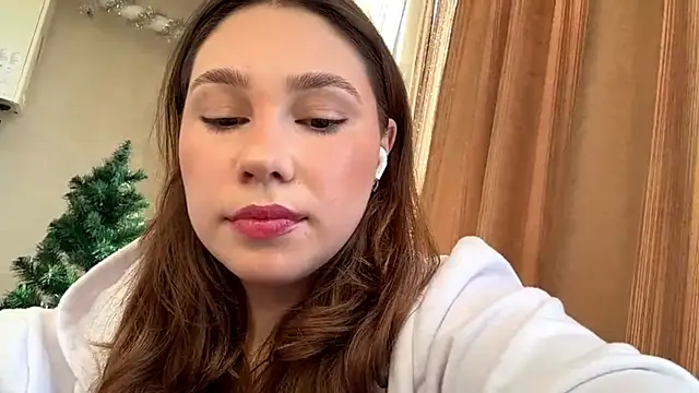 Snapshot of MyFavoritday chatting on December 18, 10:32 am MyFavoritday online show from December 18, 10:32 am