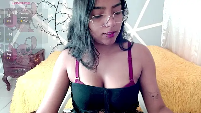 Snapshot of valkydoll2 chatting on December 16, 12:10 pm valkydoll2 online show from December 16, 12:10 pm