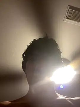 Snapshot of Kinggg_Angggel chatting on December 14, 6:41 am Kinggg Angggel online show from December 14, 6:41 am